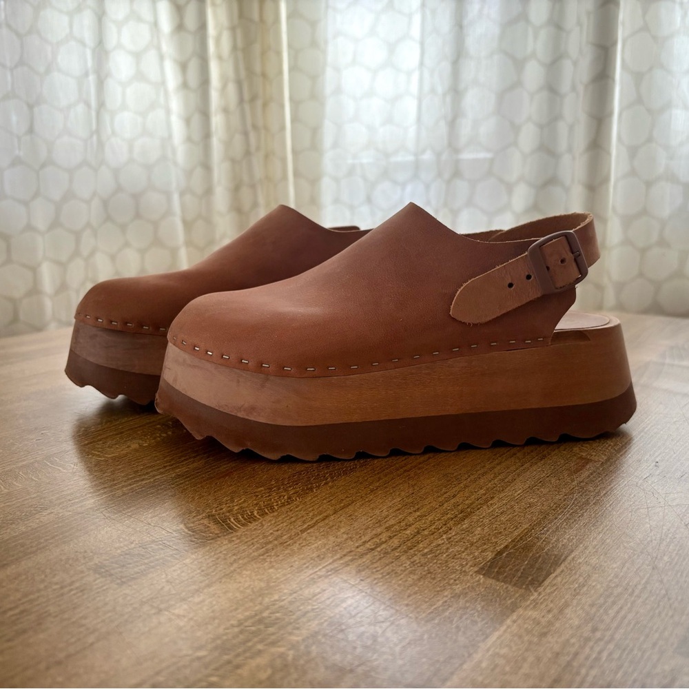 Bryr Tegan Clogs- Cocoa